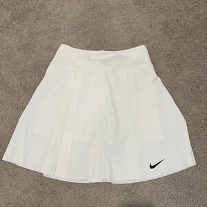 Nike Dri-FIT Golf Skort Womens XS White Pleated Athletic Tennis Skirt